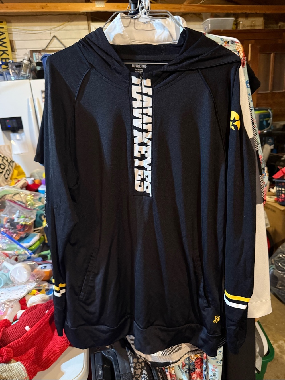 Iowa Hawkeyes women’s XL 1/2 zip hooded pullover Authentic brand Tigerhawk black
